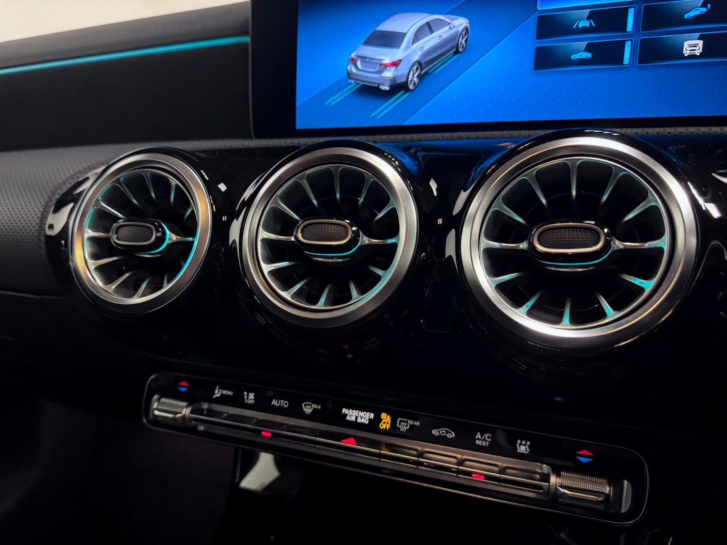 Used Mercedes-Benz A-Class 2022 for sale - 76742503: Photo 32