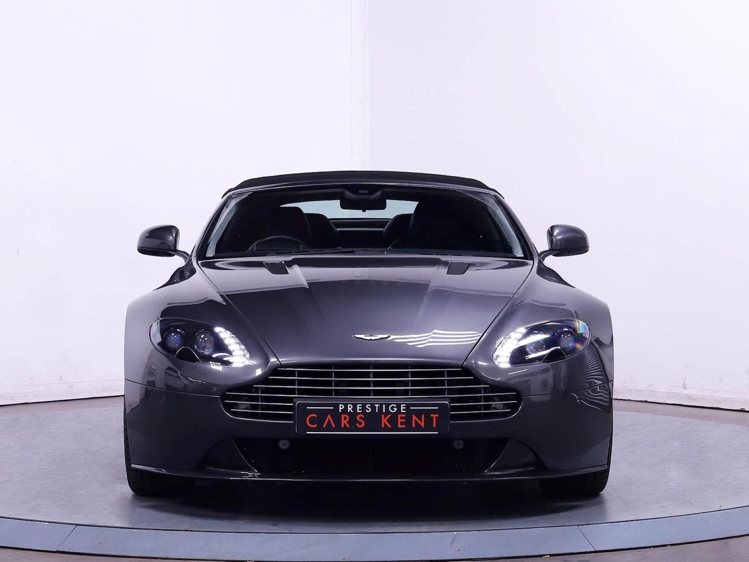 Used Aston Martin Vantage 2016 for sale - 76094452: Photo 12