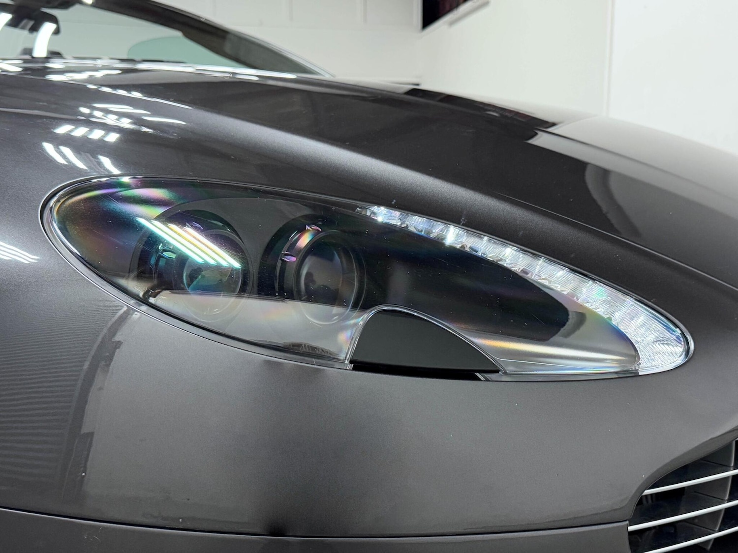 Used Aston Martin Vantage 2016 for sale - 76094452: Photo 13