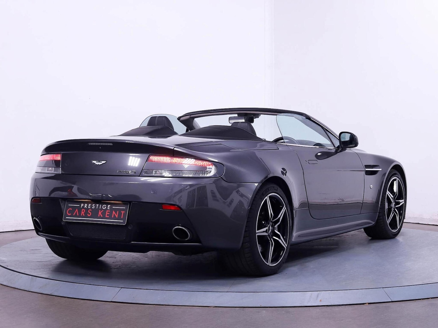 Used Aston Martin Vantage 2016 for sale - 76094452: Photo 17