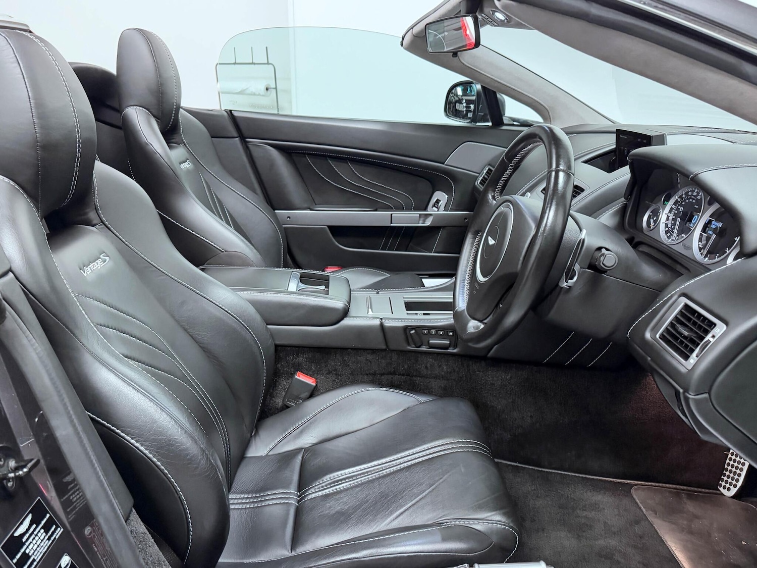 Used Aston Martin Vantage 2016 for sale - 76094452: Photo 32