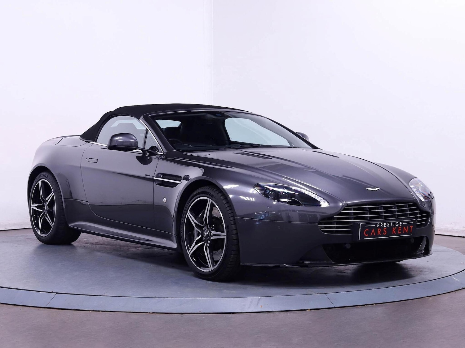Used Aston Martin Vantage 2016 for sale - 76094452: Photo 6