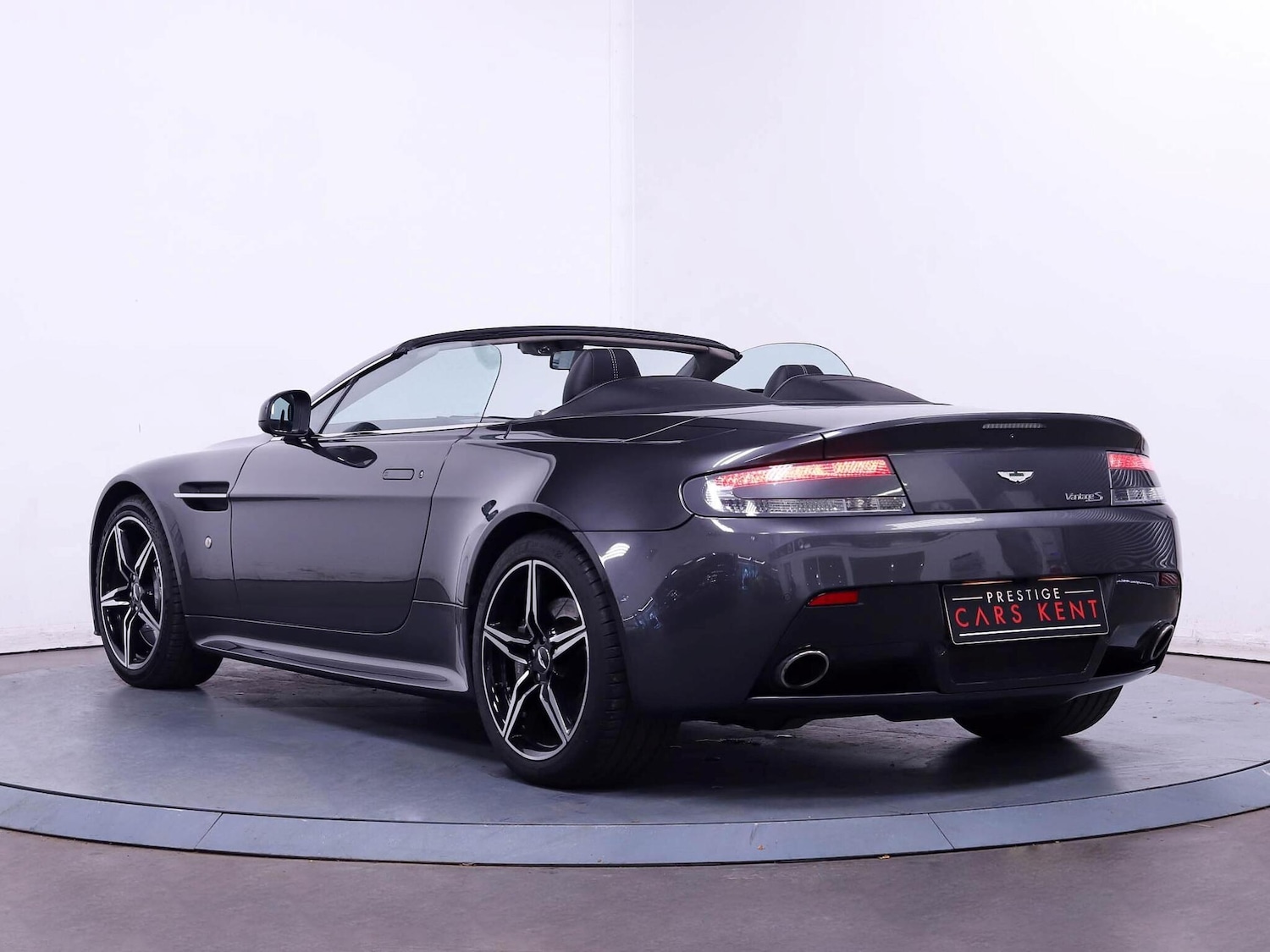 Used Aston Martin Vantage 2016 for sale - 76094452: Photo 7