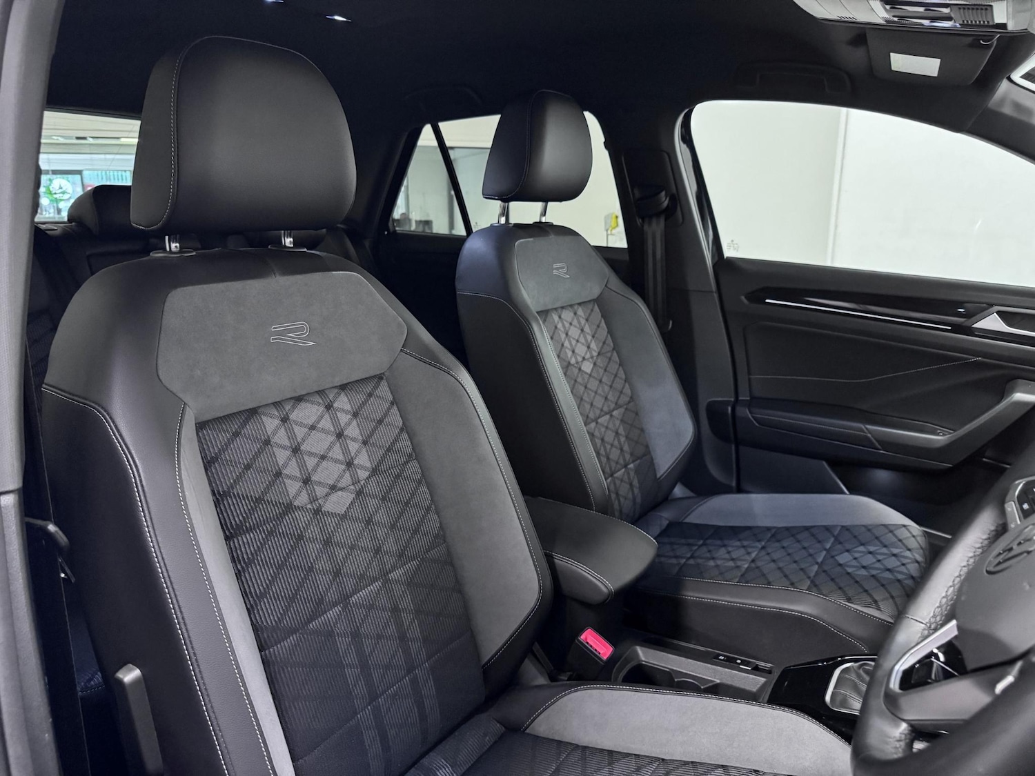 Used Volkswagen T-Roc 2024 for sale - 76513272: Photo 22