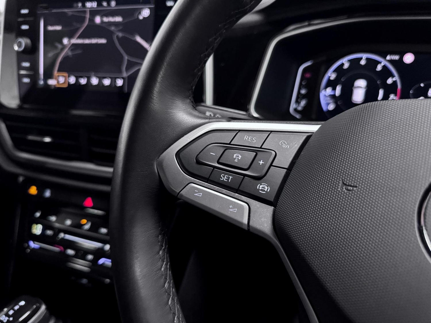 Used Volkswagen T-Roc 2024 for sale - 76513272: Photo 34