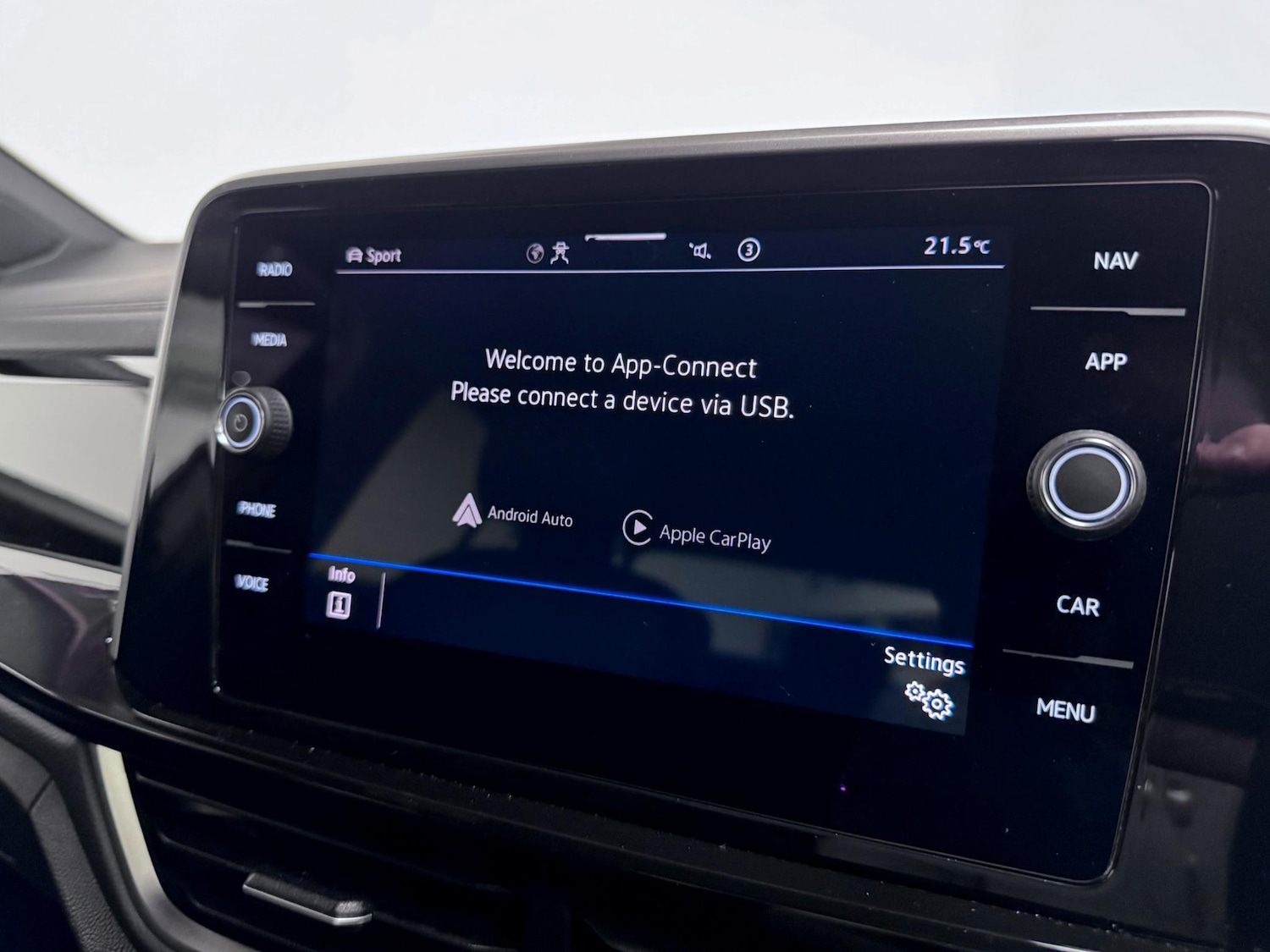 Used Volkswagen T-Roc 2024 for sale - 76513272: Photo 38