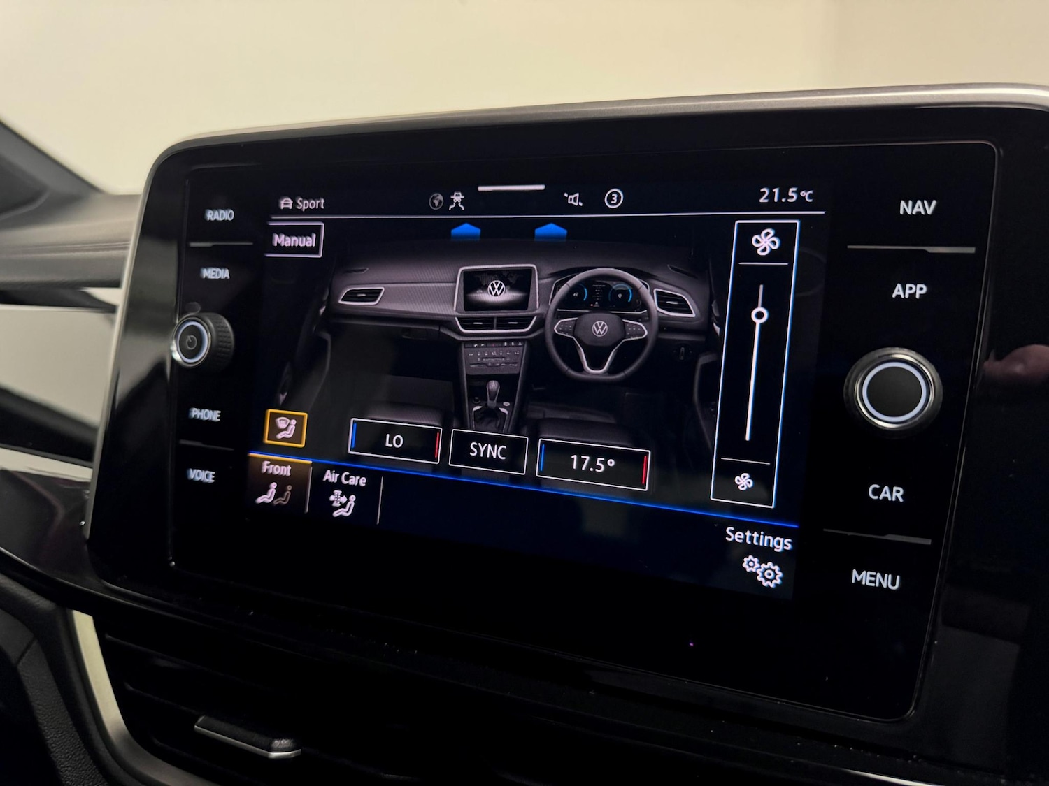 Used Volkswagen T-Roc 2024 for sale - 76513272: Photo 46