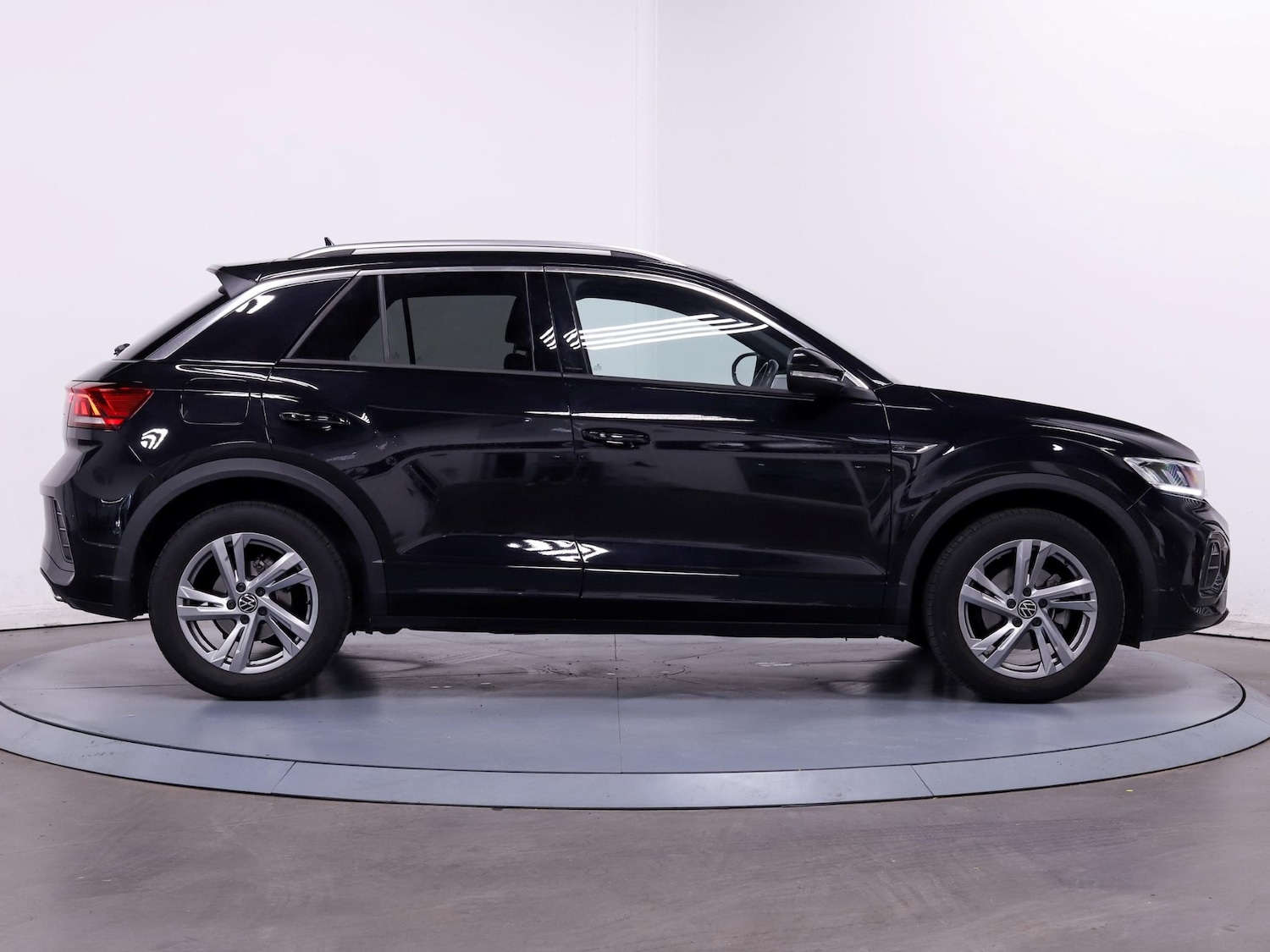 Used Volkswagen T-Roc 2024 for sale - 76513272: Photo 8