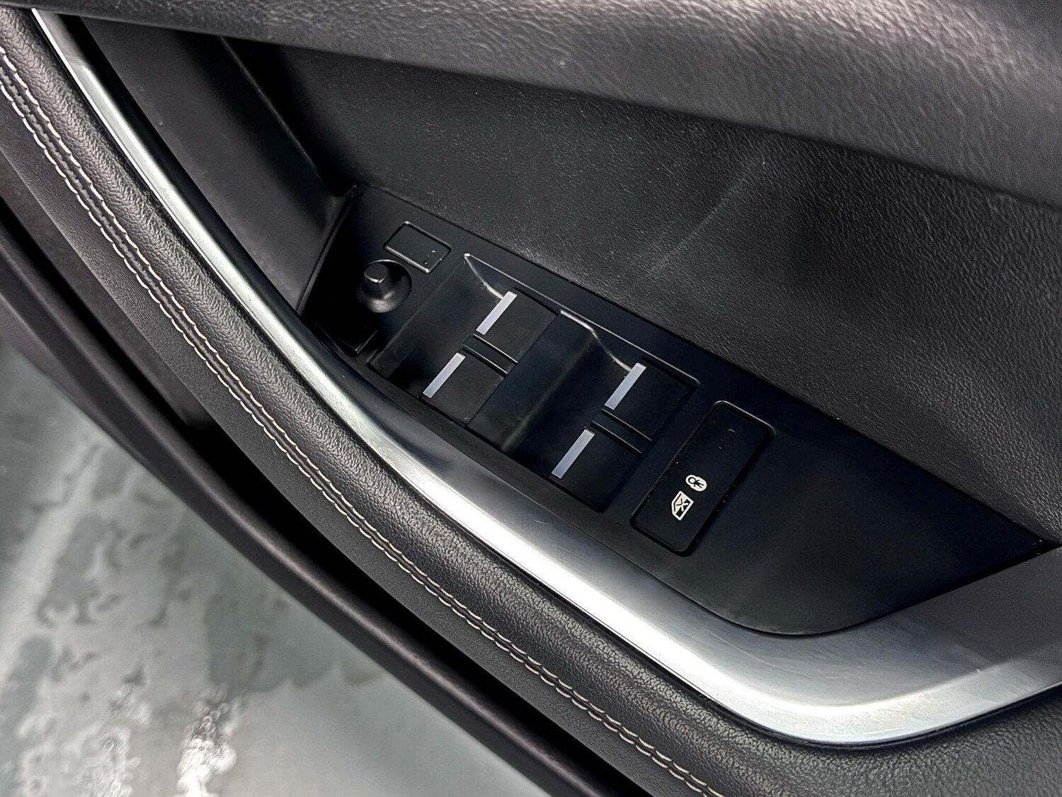 Used Jaguar XE 2023 for sale - 76408743: Photo 14