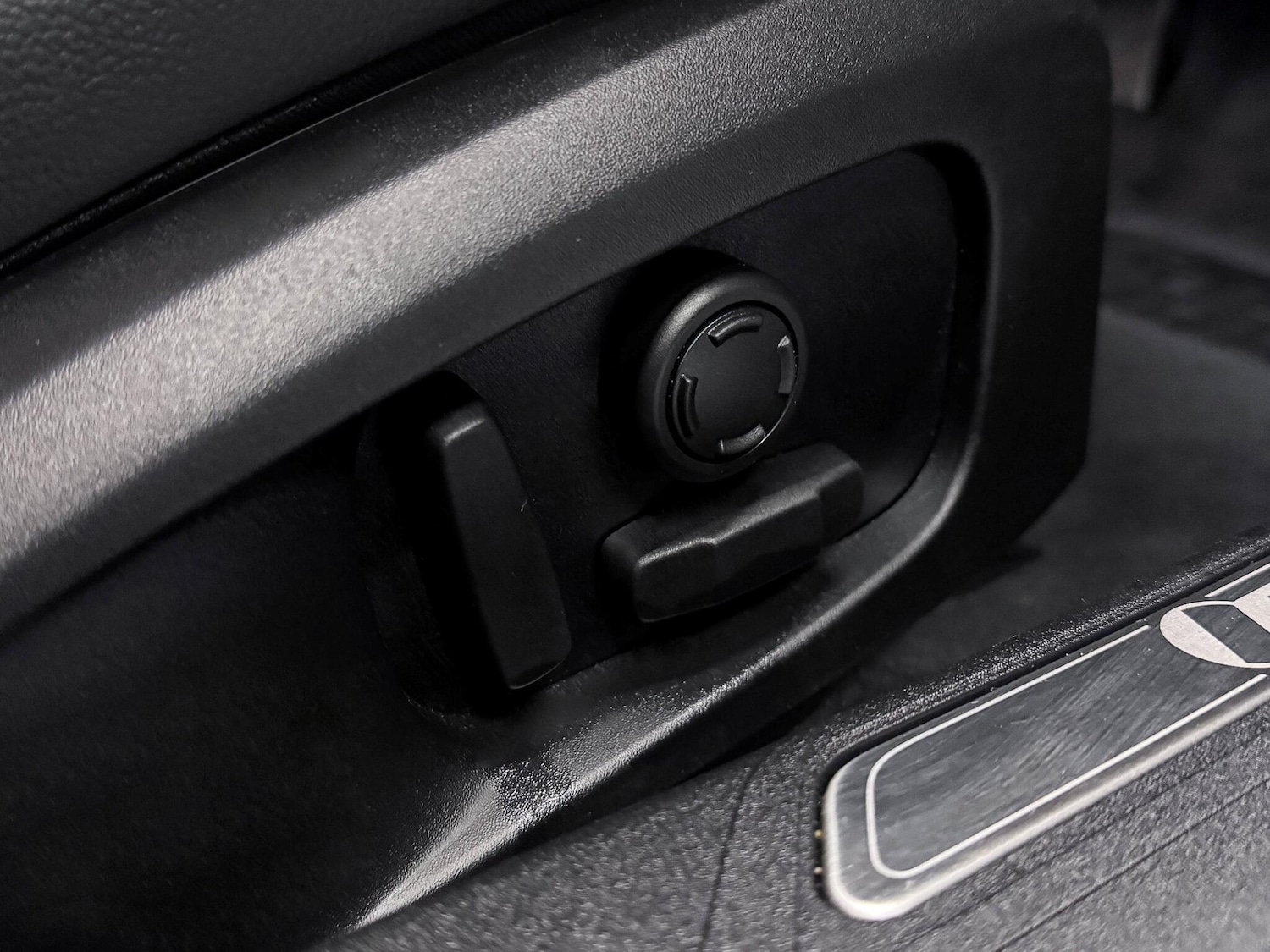 Used Jaguar XE 2023 for sale - 76408743: Photo 17