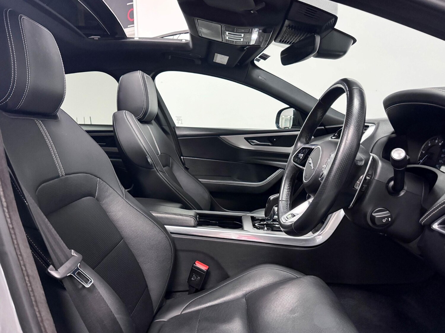 Used Jaguar XE 2023 for sale - 76408743: Photo 19