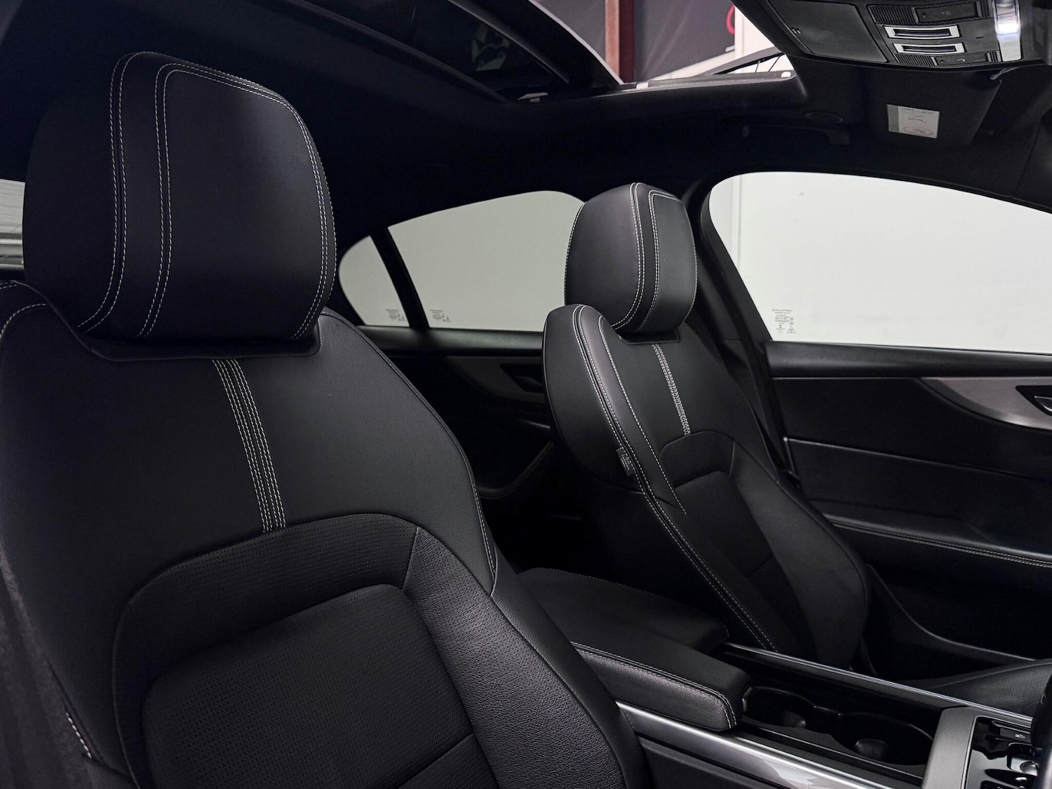 Used Jaguar XE 2023 for sale - 76408743: Photo 21