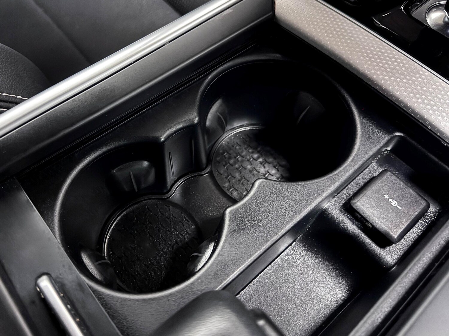 Used Jaguar XE 2023 for sale - 76408743: Photo 28