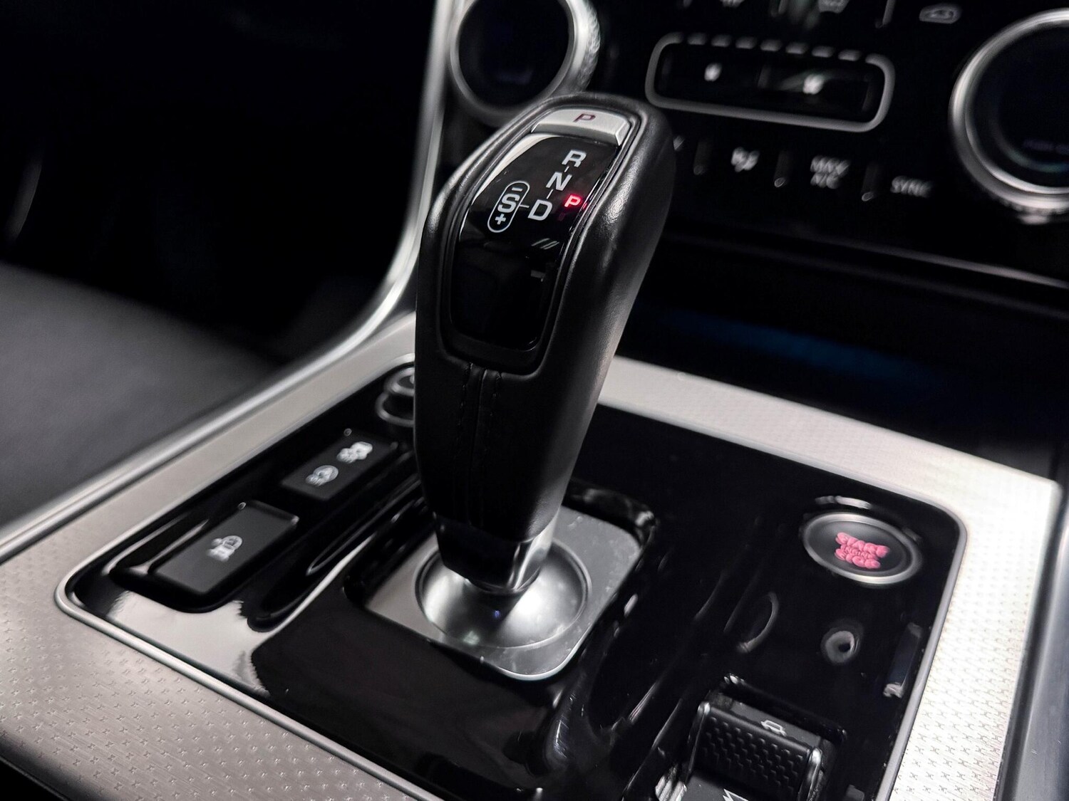 Used Jaguar XE 2023 for sale - 76408743: Photo 31