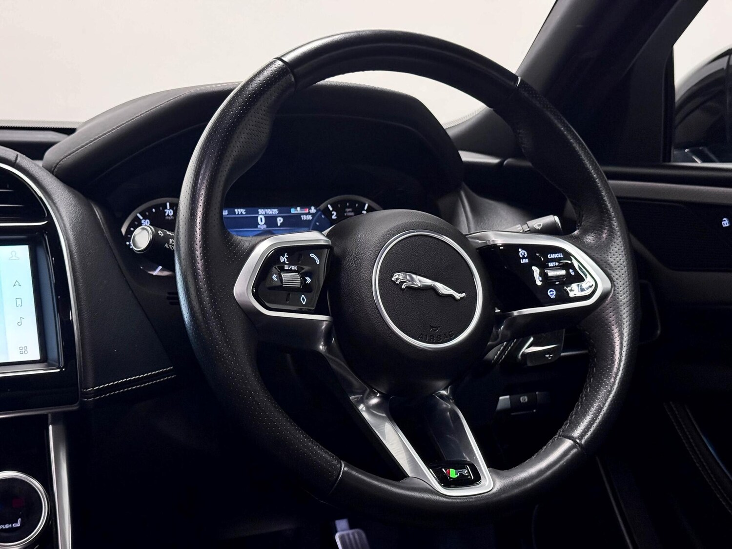 Used Jaguar XE 2023 for sale - 76408743: Photo 34