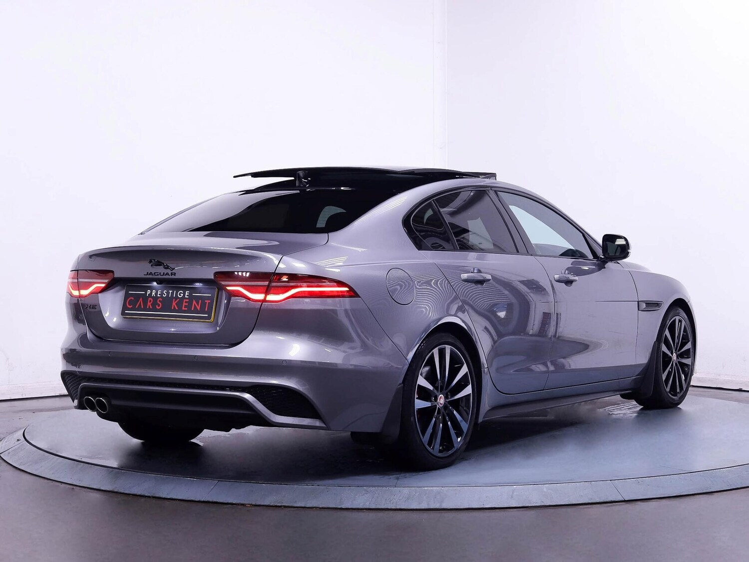 Used Jaguar XE 2023 for sale - 76408743: Photo 9