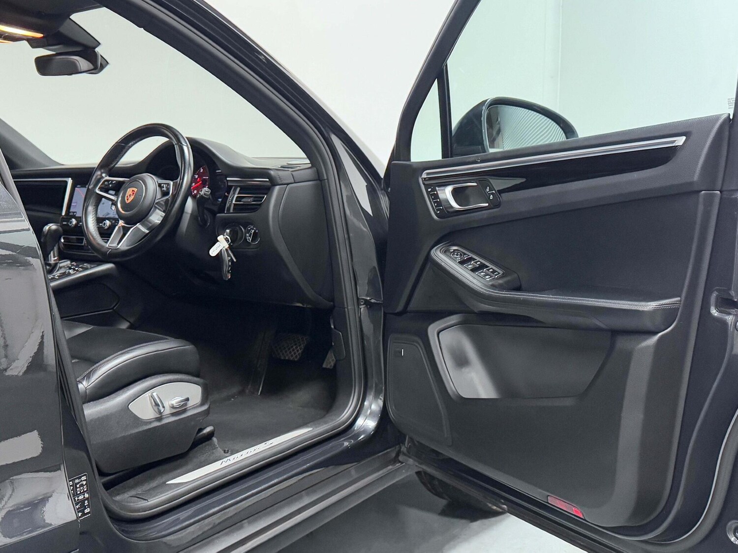 Used Porsche Macan 2019 for sale - 75978603: Photo 17