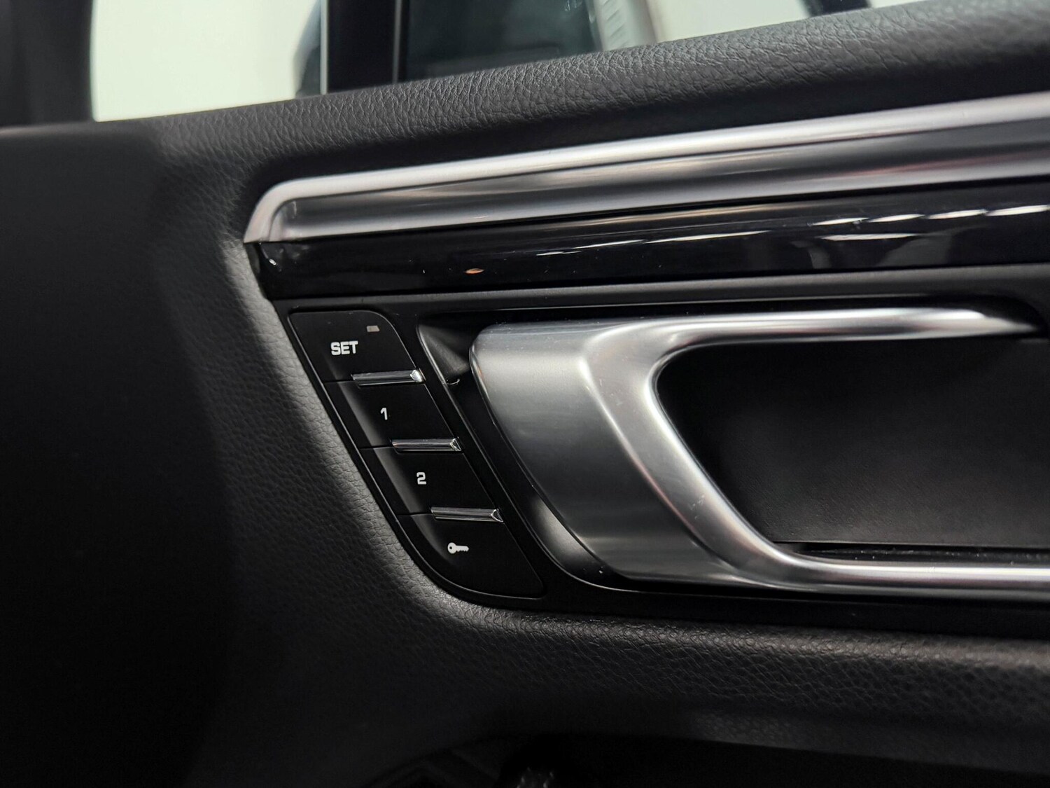 Used Porsche Macan 2019 for sale - 75978603: Photo 18