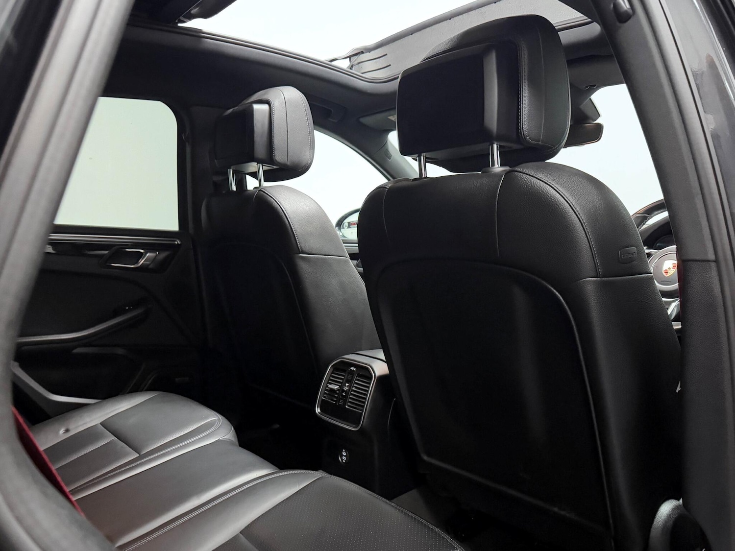 Used Porsche Macan 2019 for sale - 75978603: Photo 28