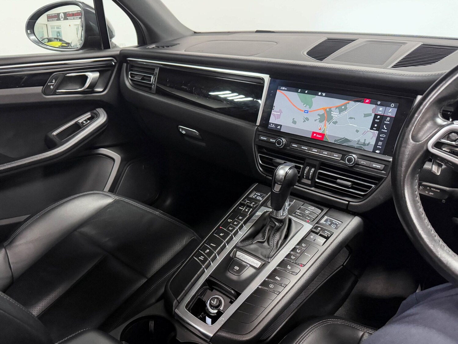 Used Porsche Macan 2019 for sale - 75978603: Photo 32