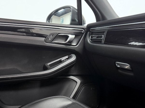 Used Porsche Macan 2019 for sale - 75978603: Photo 33