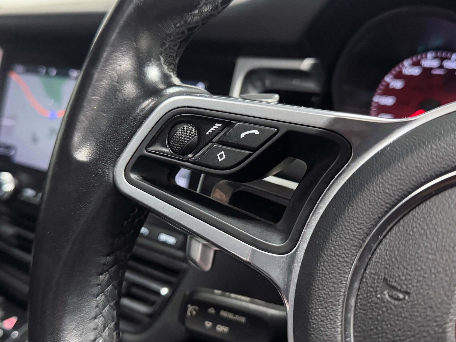 Used Porsche Macan 2019 for sale - 75978603: Photo 45