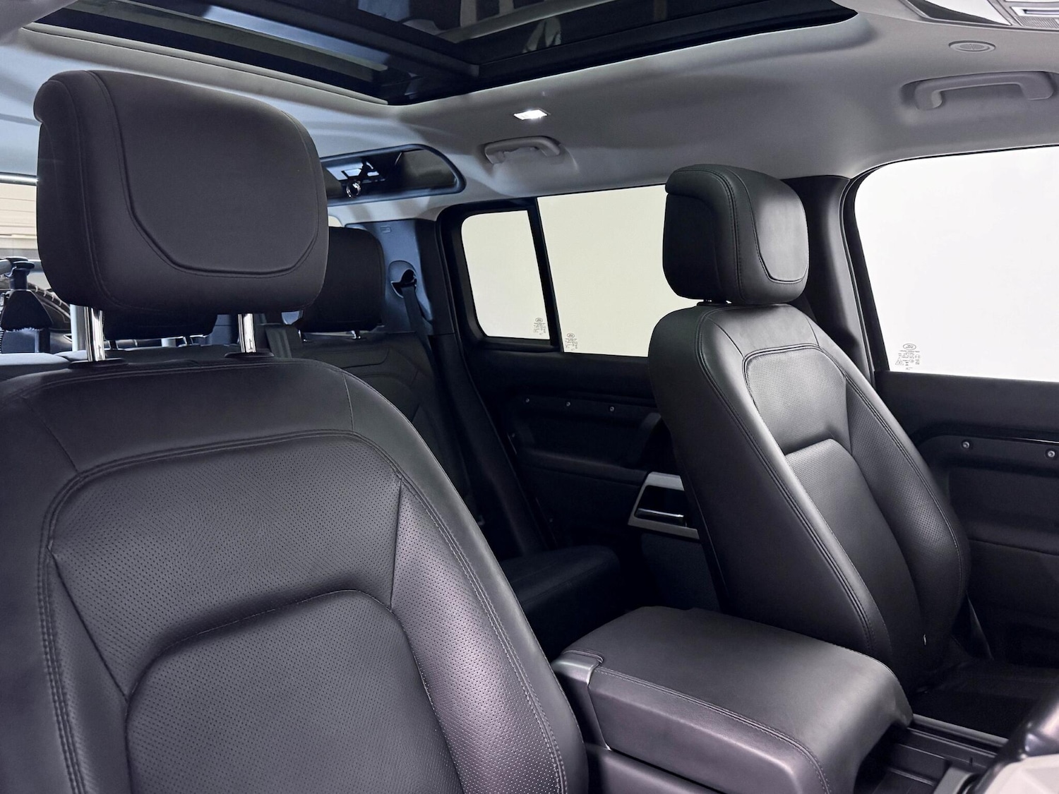 Used Land Rover Defender 110 2023 for sale - 77120641: Photo 19