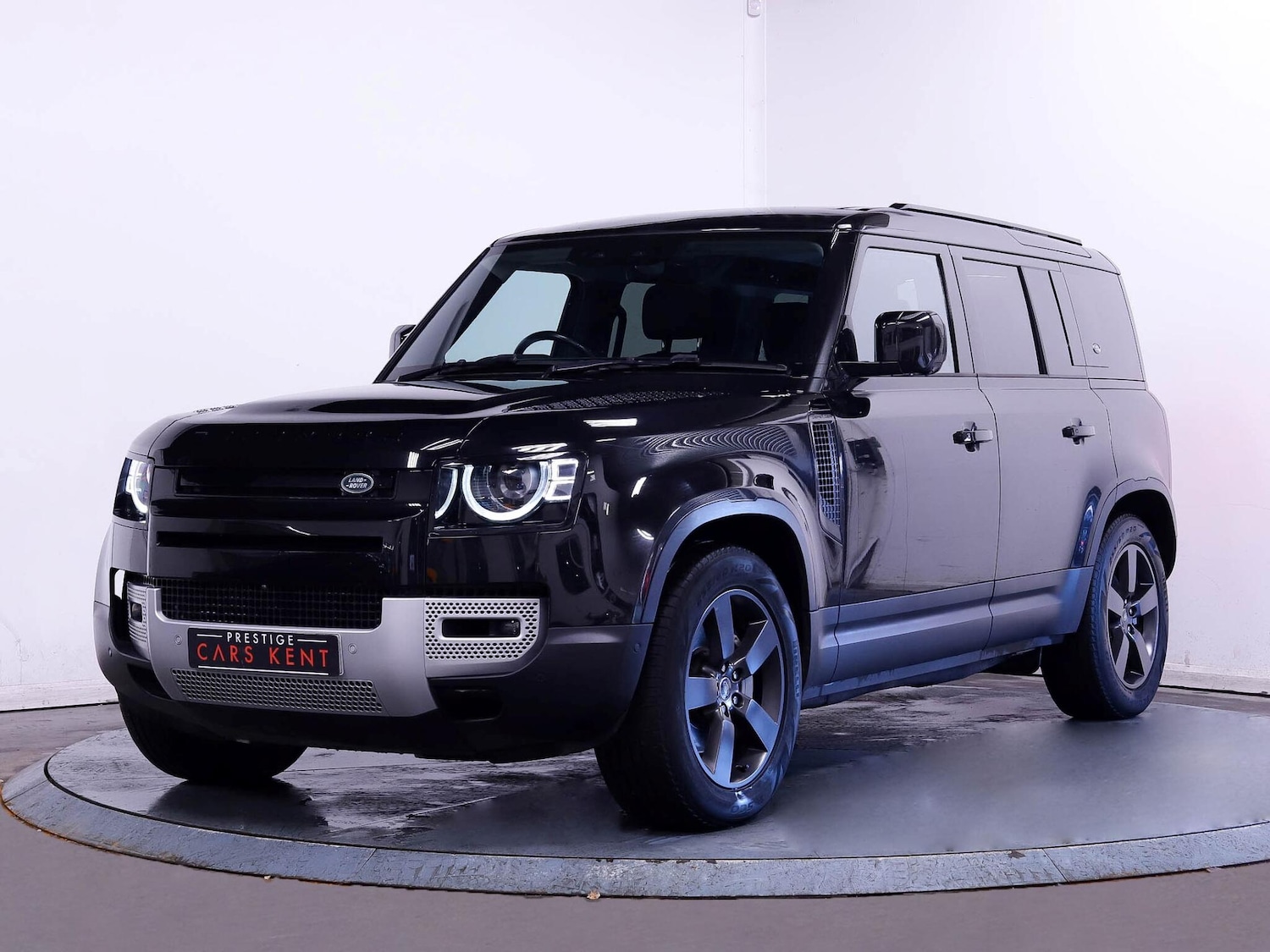 Used Land Rover Defender 110 2023 for sale - 77120641: Photo 6