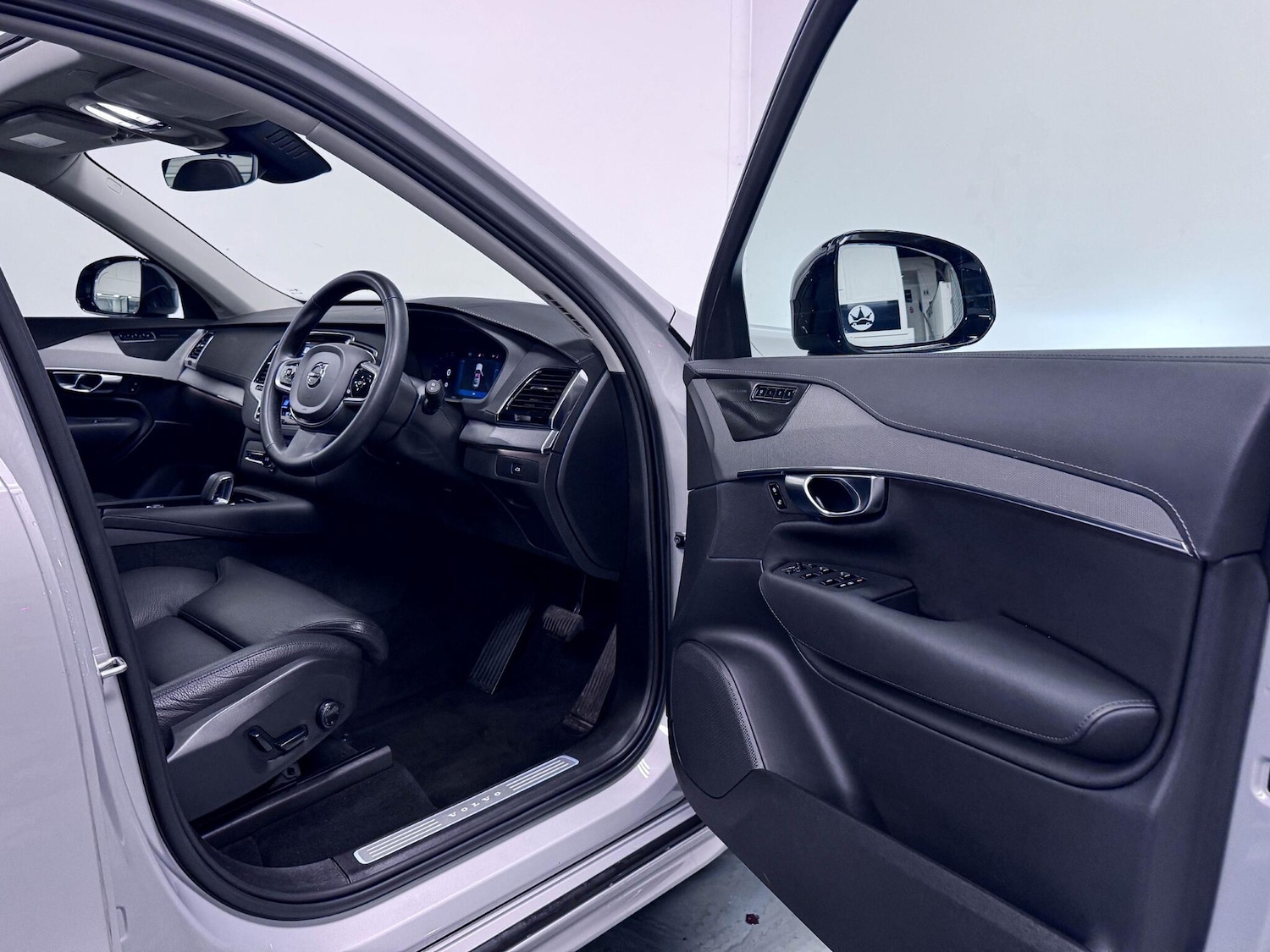 Used Volvo XC90 2023 for sale - 76512652: Photo 14