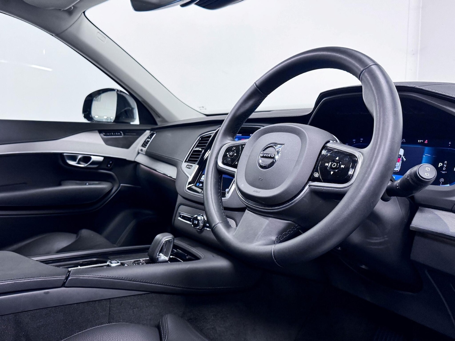 Used Volvo XC90 2023 for sale - 76512652: Photo 22