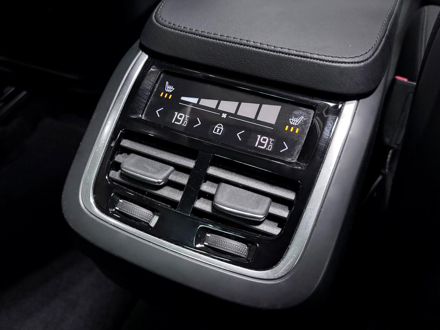 Used Volvo XC90 2023 for sale - 76512652: Photo 28