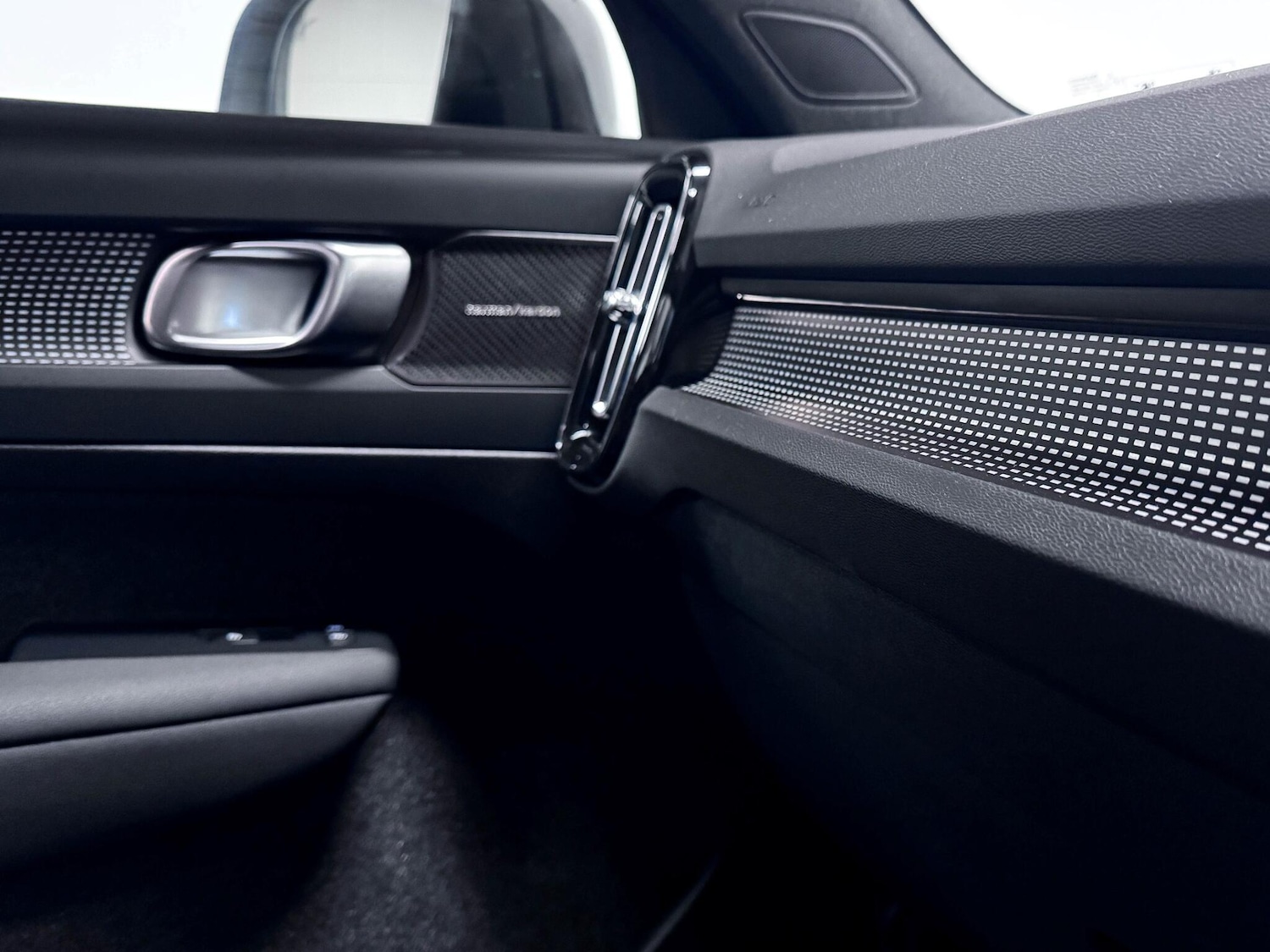 Used Volvo XC40 2024 for sale - 76607750: Photo 29