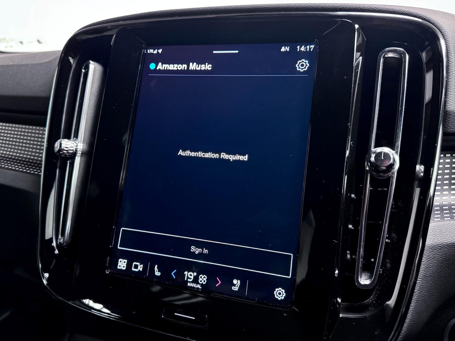 Used Volvo XC40 2024 for sale - 76607750: Photo 40