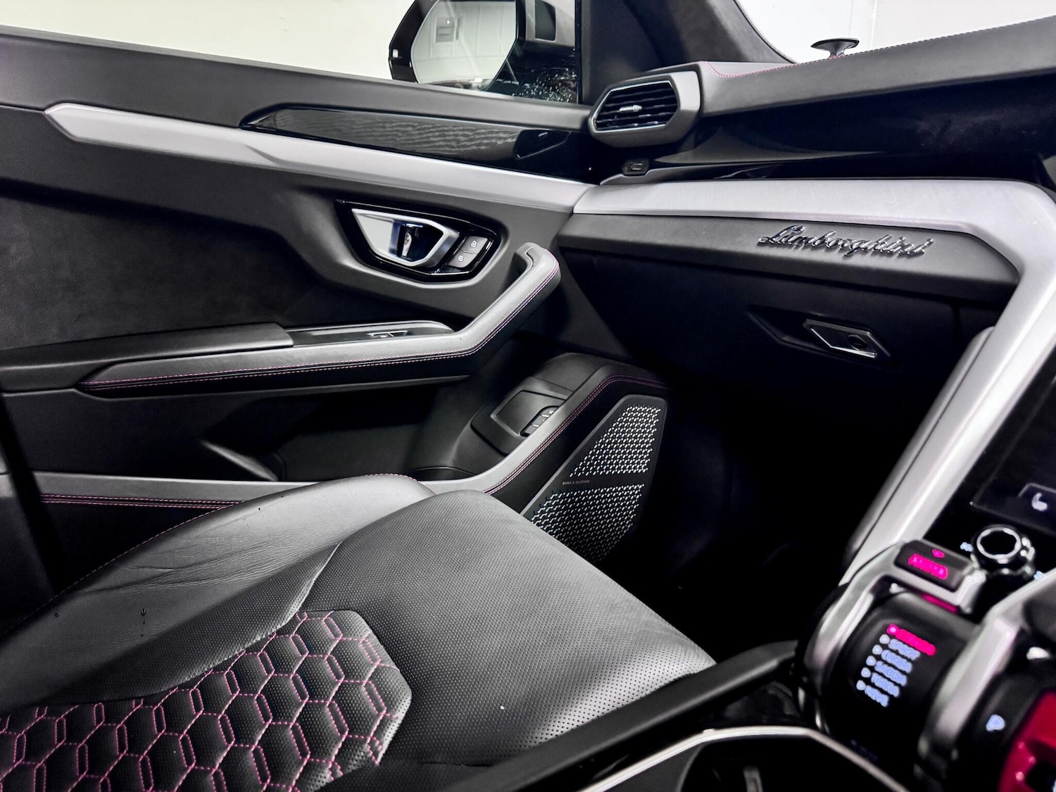 Used Lamborghini Urus 2022 for sale - 77440103: Photo 29