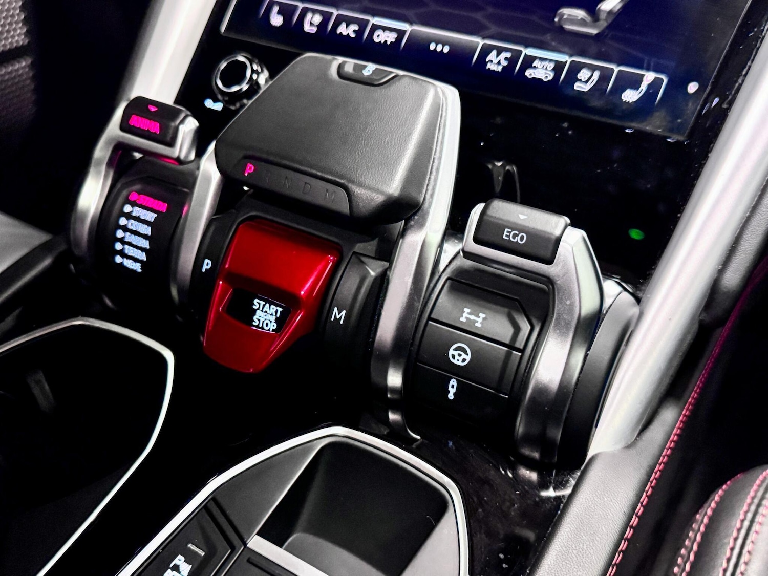 Used Lamborghini Urus 2022 for sale - 77440103: Photo 32