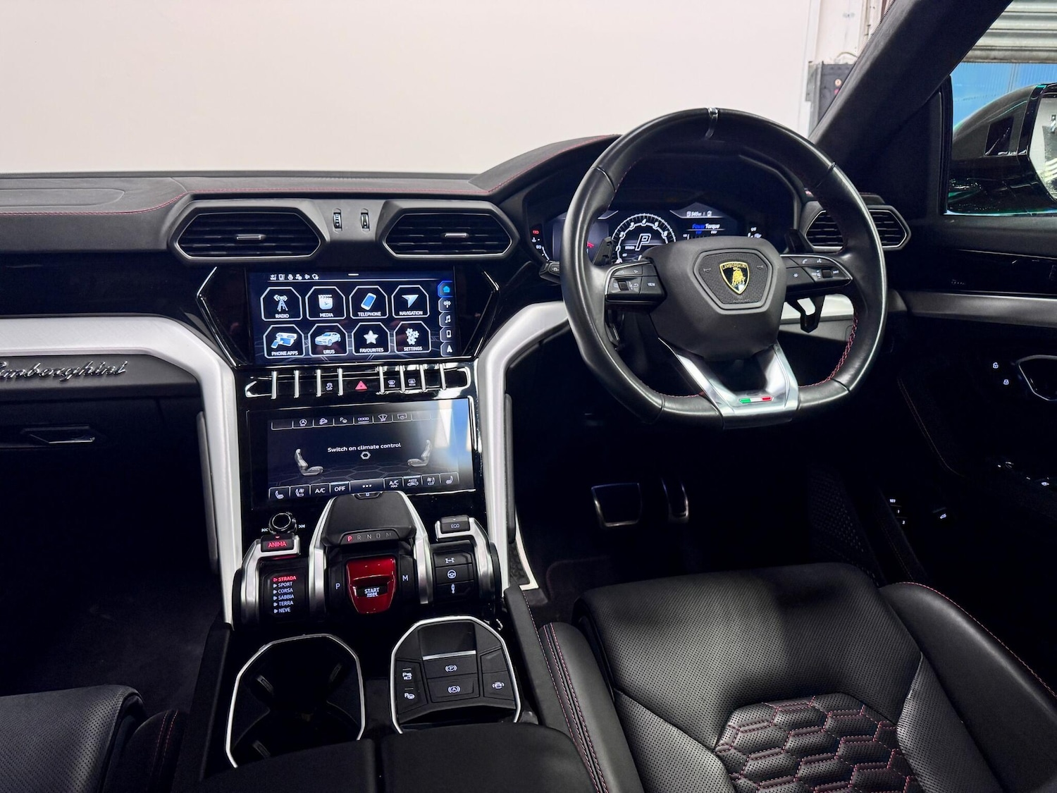 Used Lamborghini Urus 2022 for sale - 77440103: Photo 35