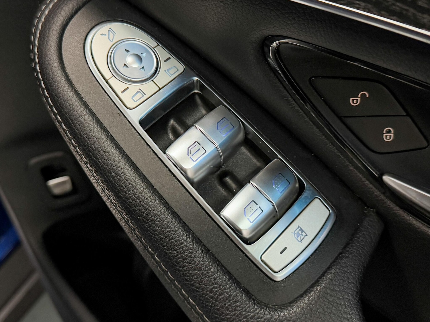 Used Mercedes-Benz GLC 2018 for sale - 76238691: Photo 18