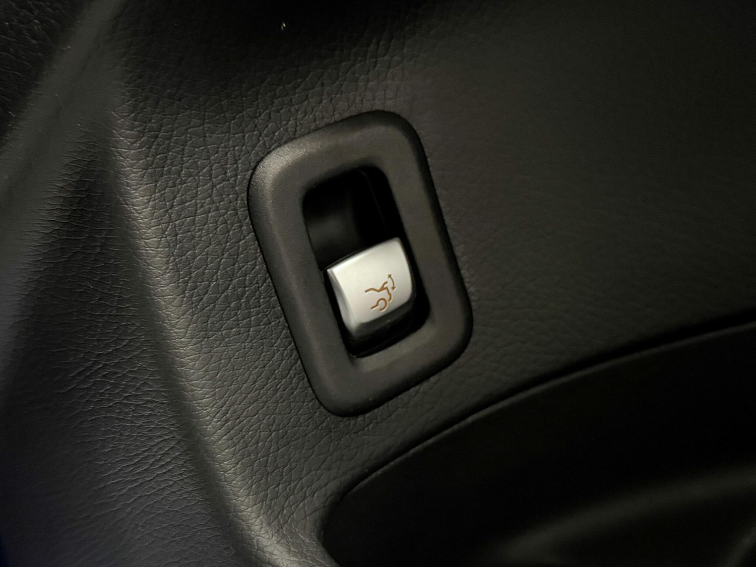 Used Mercedes-Benz GLC 2018 for sale - 76238691: Photo 19