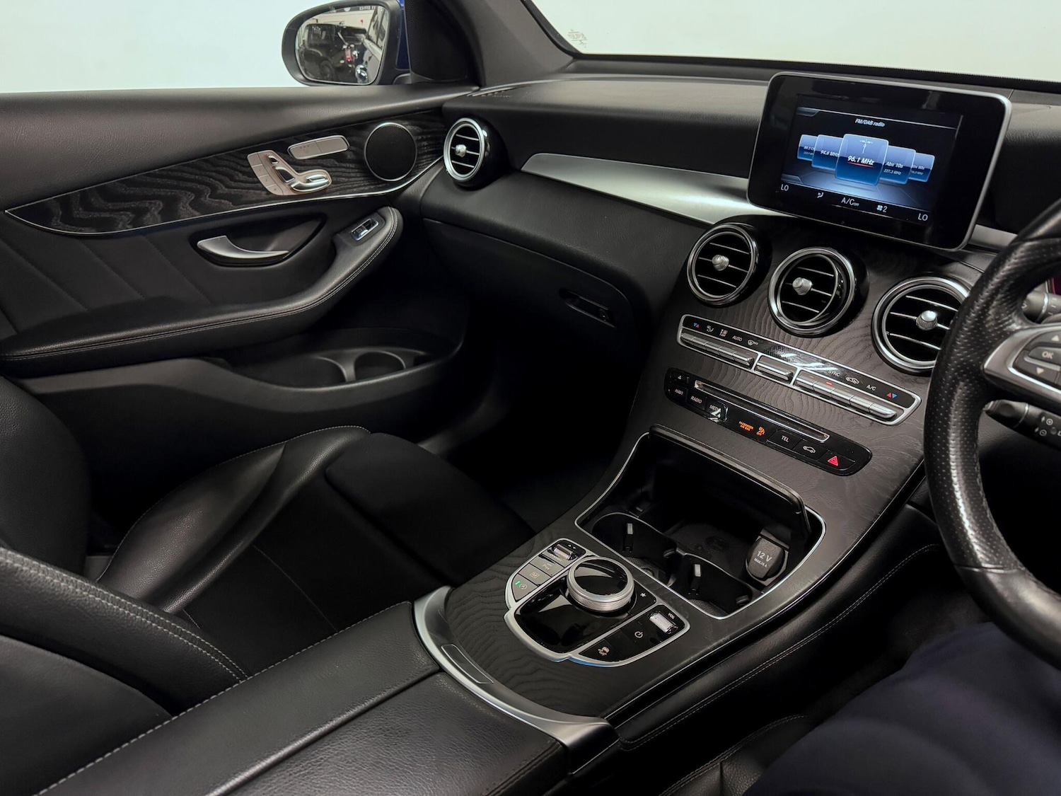 Used Mercedes-Benz GLC 2018 for sale - 76238691: Photo 27