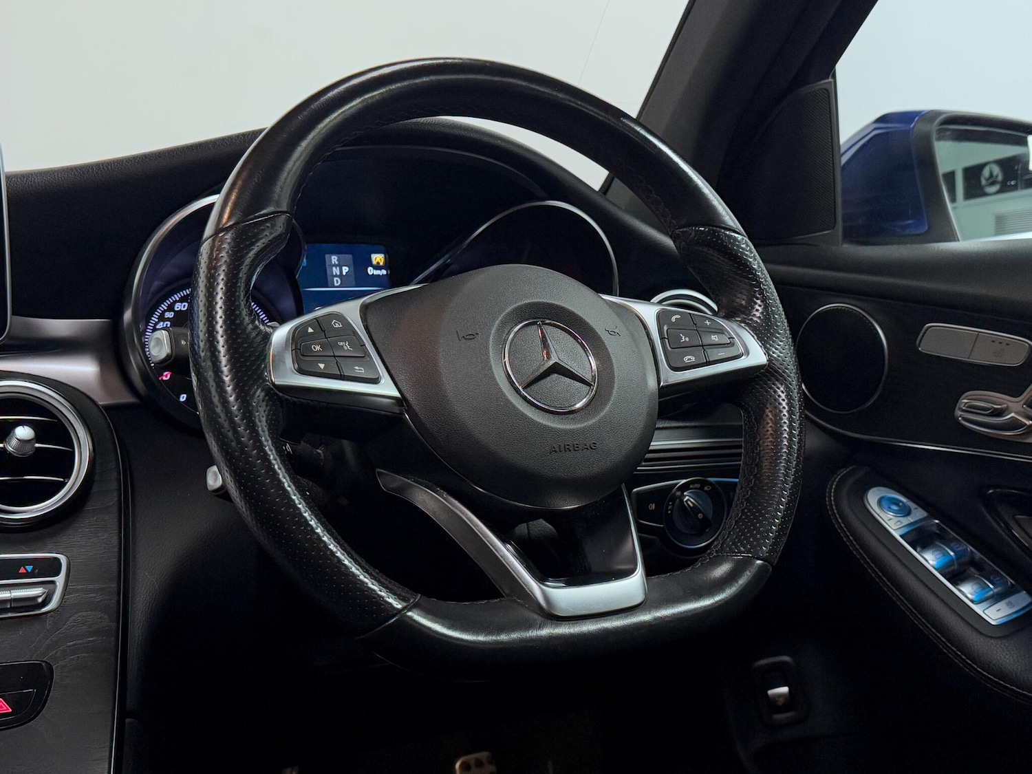 Used Mercedes-Benz GLC 2018 for sale - 76238691: Photo 33