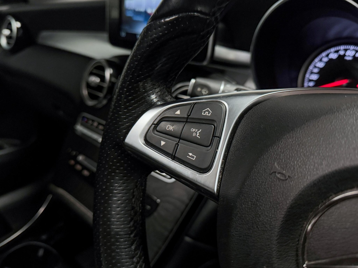 Used Mercedes-Benz GLC 2018 for sale - 76238691: Photo 34