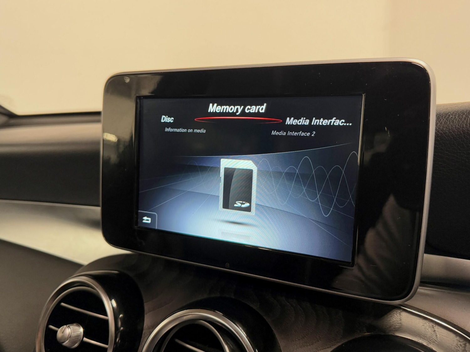 Used Mercedes-Benz GLC 2018 for sale - 76238691: Photo 42