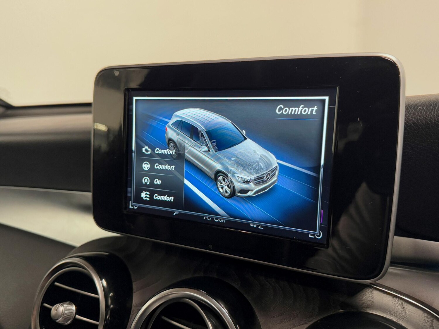 Used Mercedes-Benz GLC 2018 for sale - 76238691: Photo 46