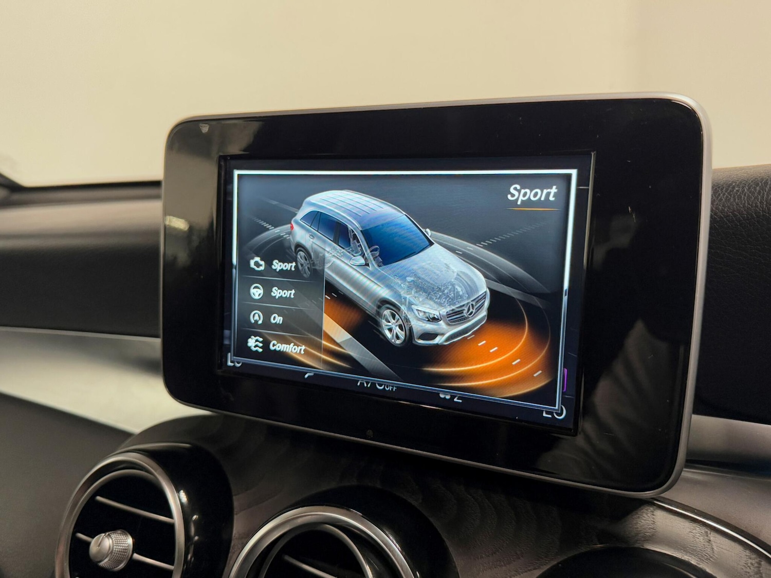 Used Mercedes-Benz GLC 2018 for sale - 76238691: Photo 47