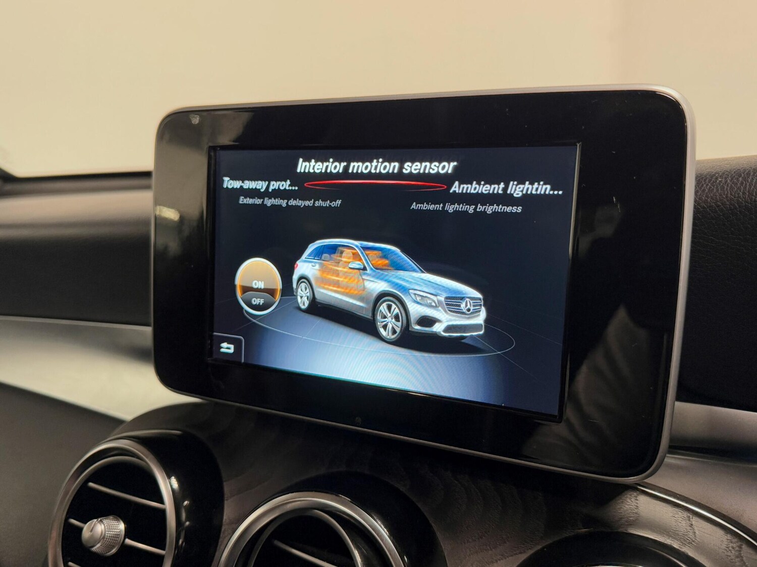 Used Mercedes-Benz GLC 2018 for sale - 76238691: Photo 57