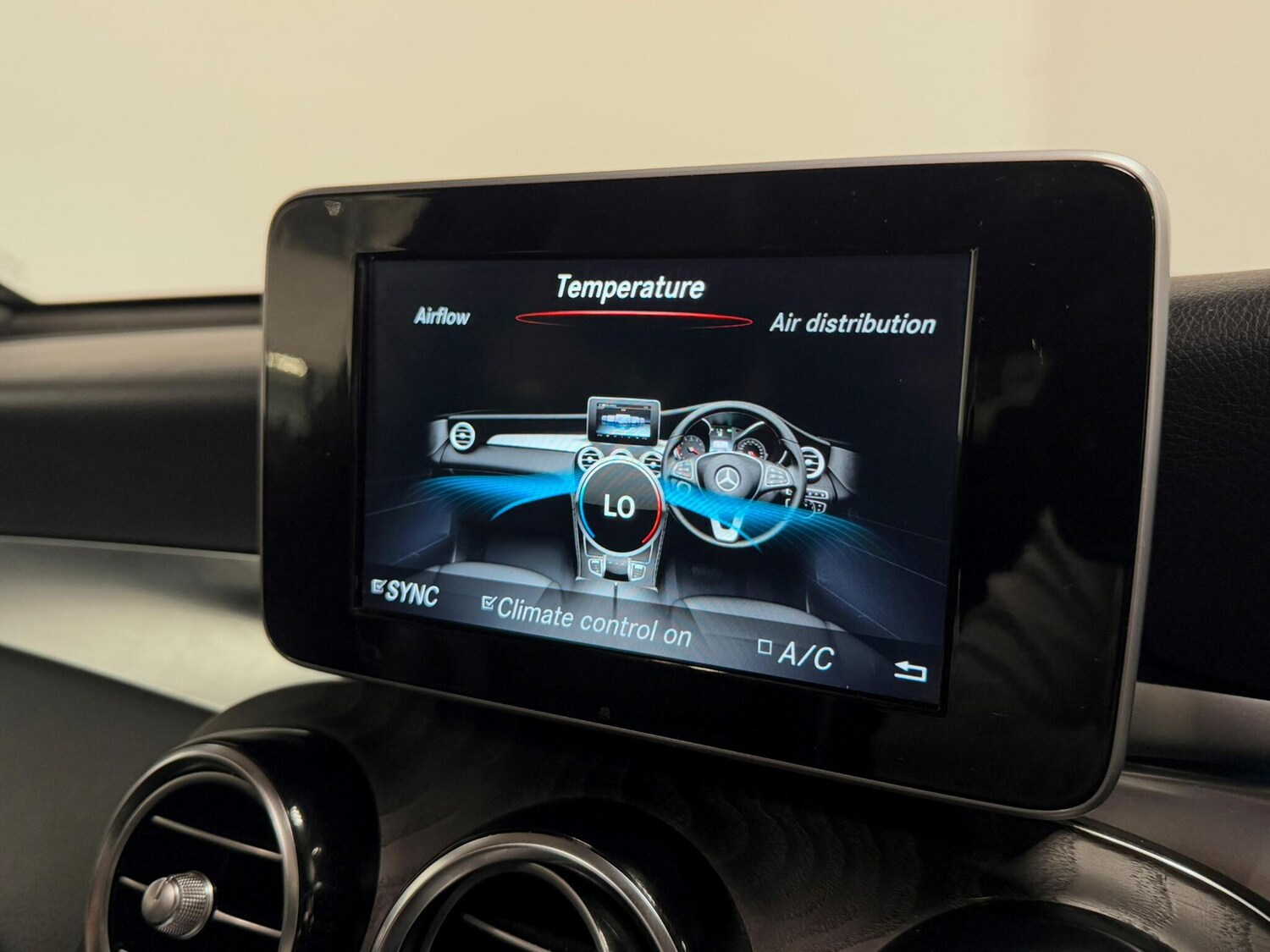 Used Mercedes-Benz GLC 2018 for sale - 76238691: Photo 61