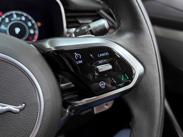 Used Jaguar F-Pace 2022 for sale - 75458689: Photo 32