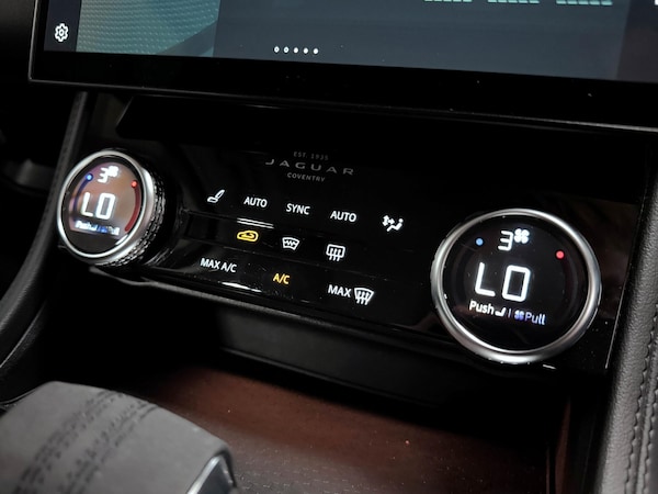 Used Jaguar F-Pace 2022 for sale - 75458689: Photo 39