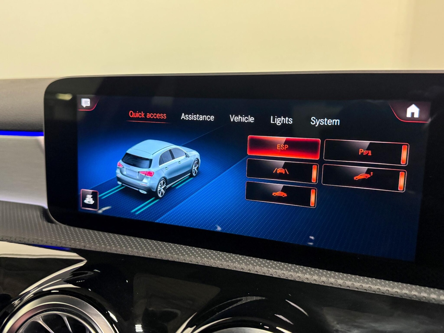 Used Mercedes-Benz A-Class 2020 for sale - 76689573: Photo 41