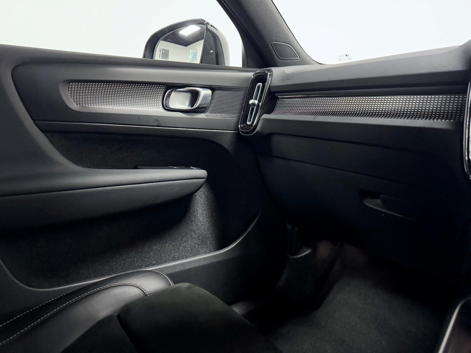 Used Volvo XC40 for sale - 76201230: Photo 30